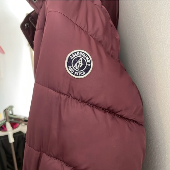 Abercrombie & Fitch Maroon Puffer Jacket - Picture 6 of 8